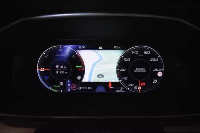 SEAT Leon (2021) thumbnail 4