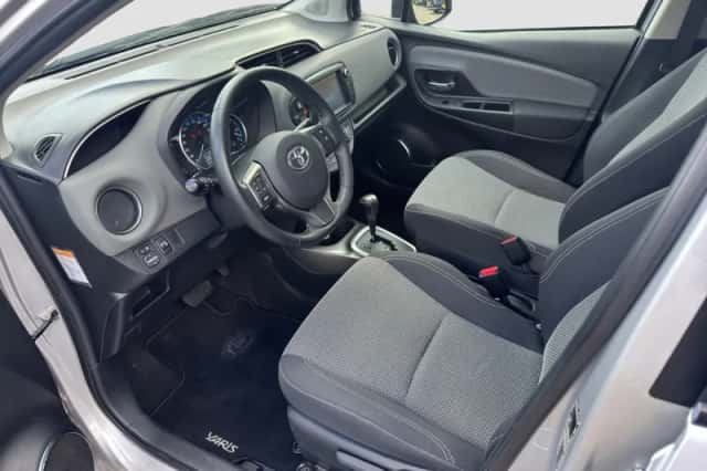 Toyota Yaris (2014) thumbnail 3