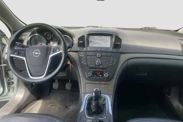 Opel Insignia (2012) thumbnail 3