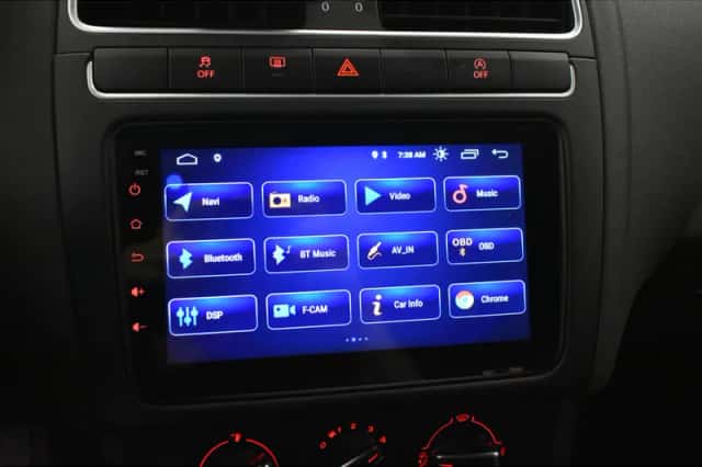 Volkswagen Polo (2014) thumbnail 3