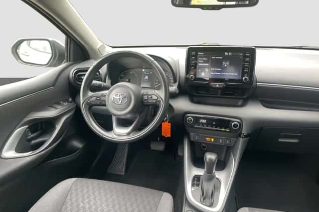 Toyota Yaris (2023) thumbnail 3