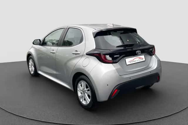 Toyota Yaris (2023) thumbnail 5