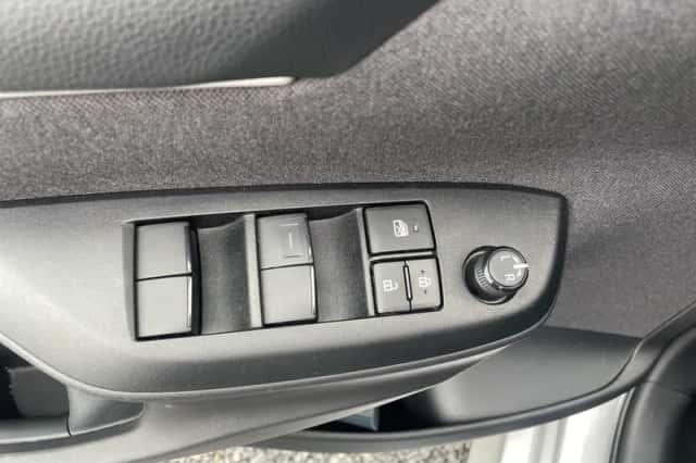 Toyota Yaris (2023) thumbnail 6