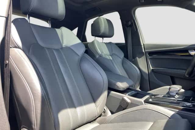 Audi Q5 (2023) thumbnail 4