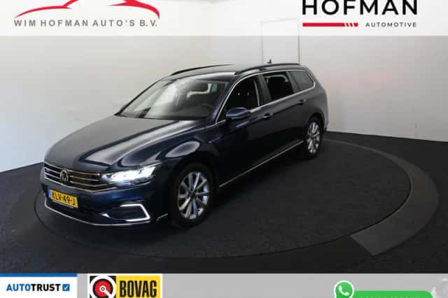 Volkswagen Passat (2021) thumbnail 1
