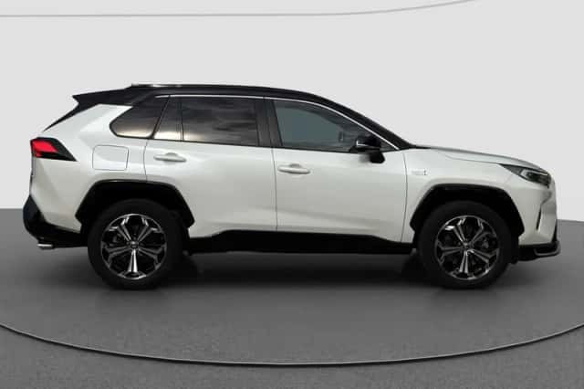 Toyota RAV4 (2021) thumbnail 2