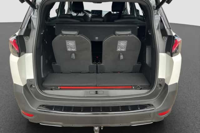 Peugeot 5008 (2021) thumbnail 2