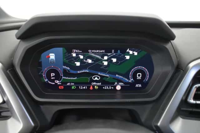 Audi Q4 (2022) thumbnail 2