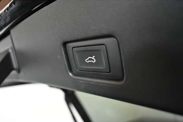 Audi Q4 (2022) thumbnail 3