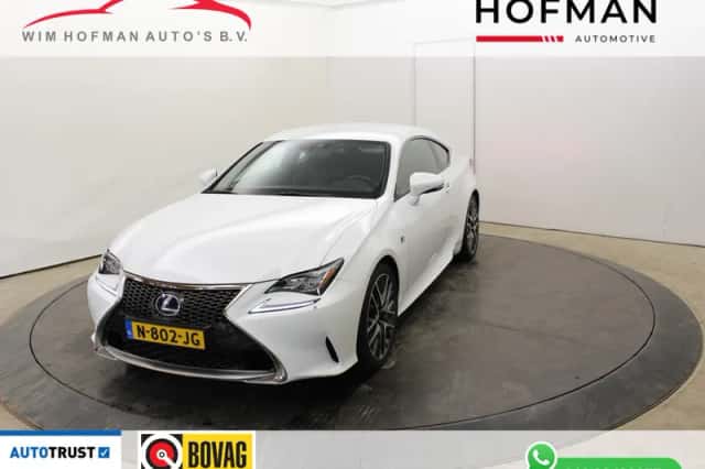 Lexus RC (2017) thumbnail 1