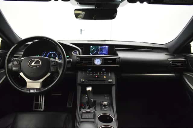 Lexus RC (2017) thumbnail 4