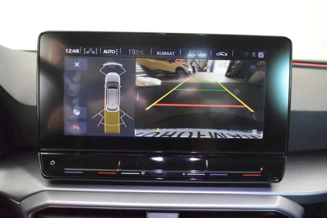 SEAT Leon (2023) thumbnail 4