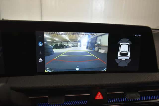 Kia EV6 (2022) thumbnail 2