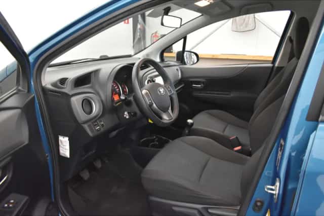 Toyota Yaris (2011) thumbnail 6