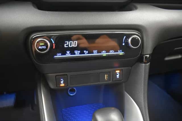 Toyota Yaris (2023) thumbnail 4