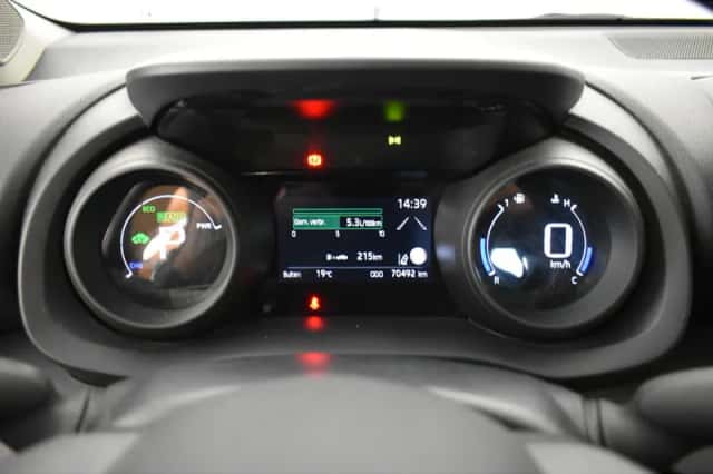 Toyota Yaris (2023) thumbnail 4