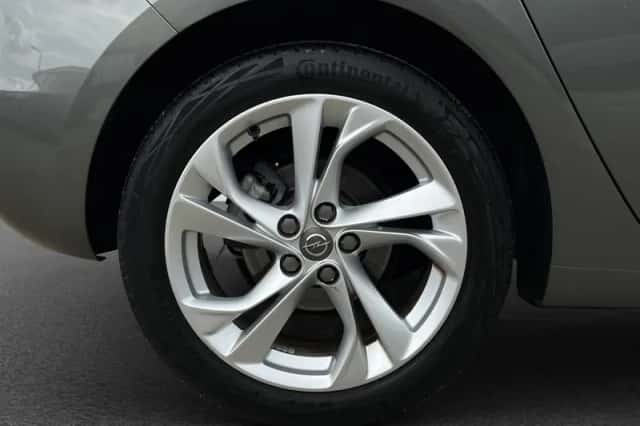 Opel Astra (2021) thumbnail 4