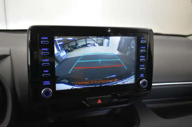 Toyota Yaris (2023) thumbnail 2