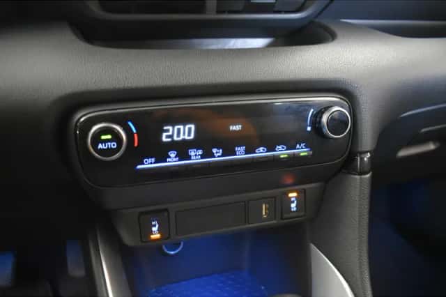 Toyota Yaris (2023) thumbnail 6