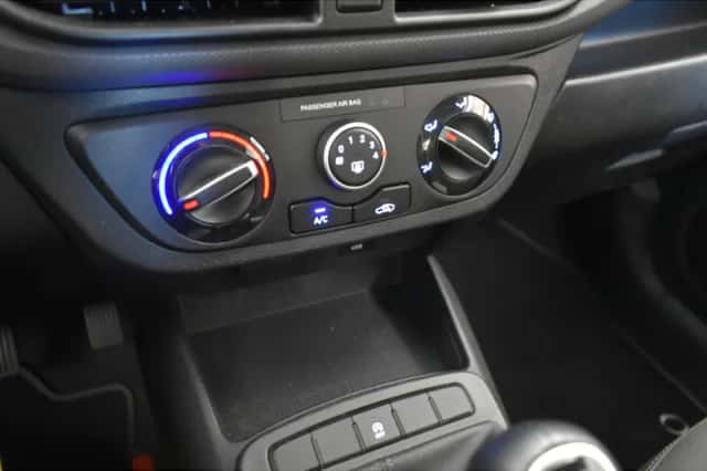 Hyundai i10 (2022) thumbnail 5