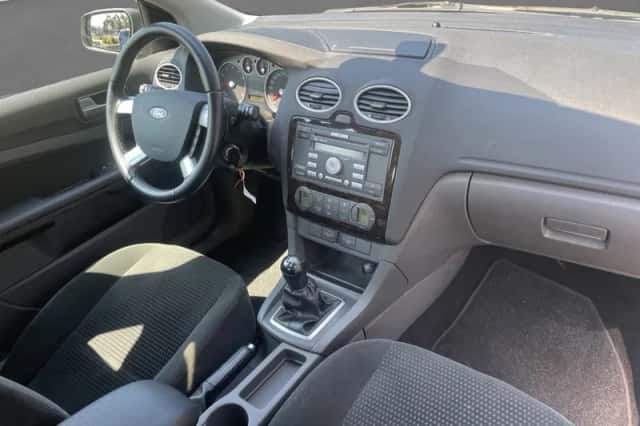 Ford Focus (2006) thumbnail 2