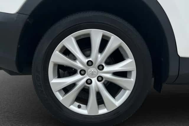 Toyota RAV4 (2013) thumbnail 2