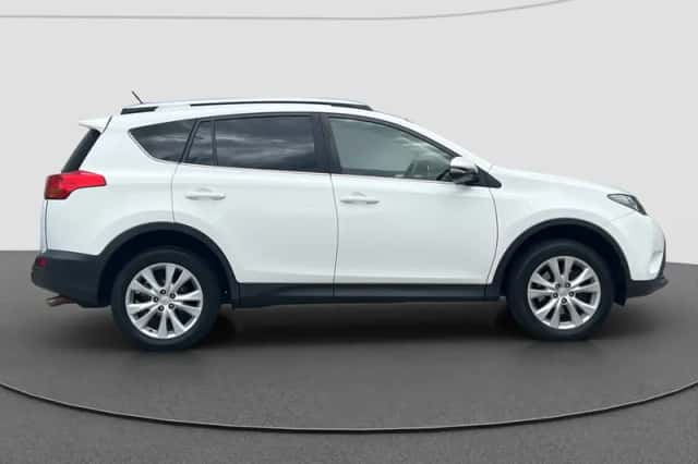 Toyota RAV4 (2013) thumbnail 3