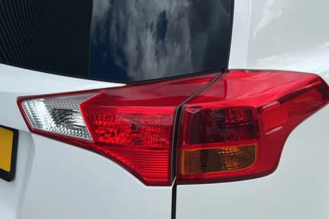 Toyota RAV4 (2013) thumbnail 5