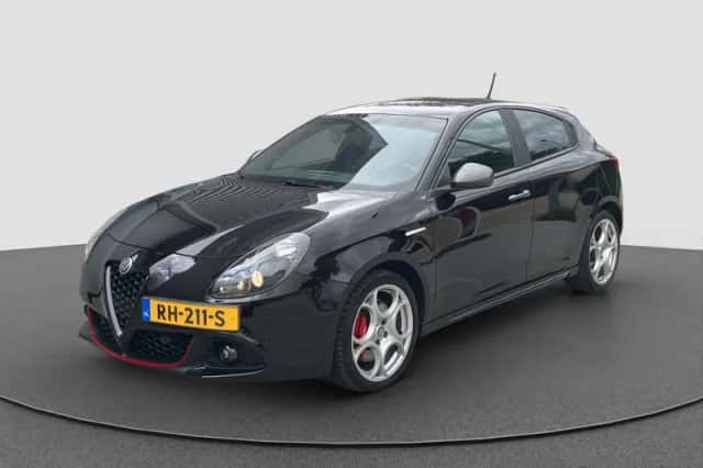 Alfa Romeo Giulietta (2017) thumbnail 5