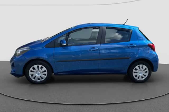 Toyota Yaris (2016) thumbnail 5