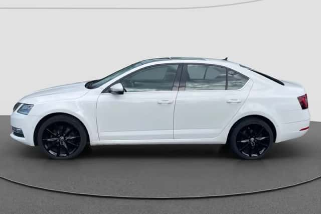 Škoda Octavia (2018) thumbnail 5