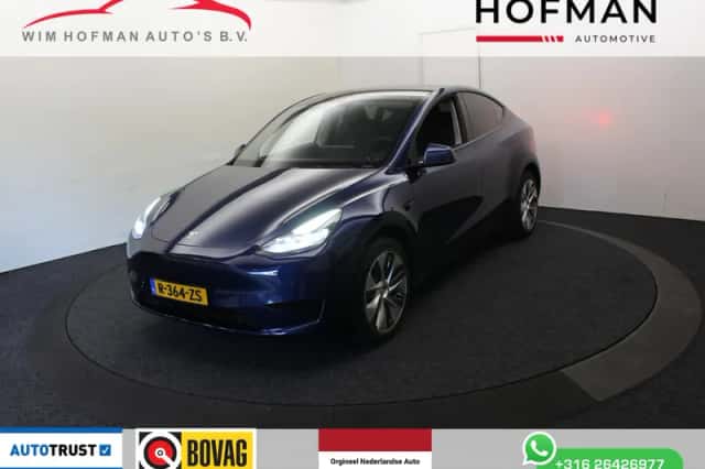 Tesla Model Y (2022) thumbnail 1