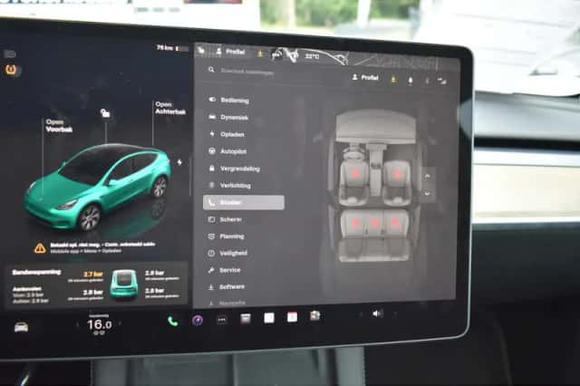 Tesla Model Y (2022) thumbnail 6