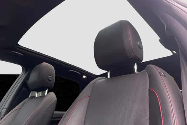 Land Rover Discovery Sport (2021) thumbnail 4
