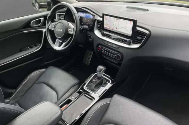 Kia Ceed Sportswagon (2022) thumbnail 2