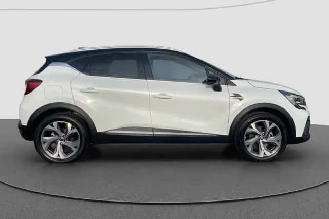 Renault Captur (2022) thumbnail 4