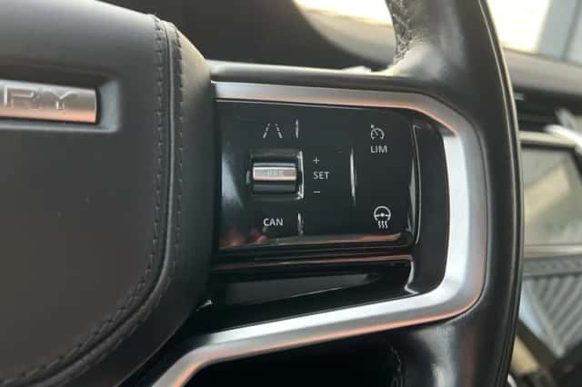 Land Rover Discovery Sport (2022) thumbnail 5
