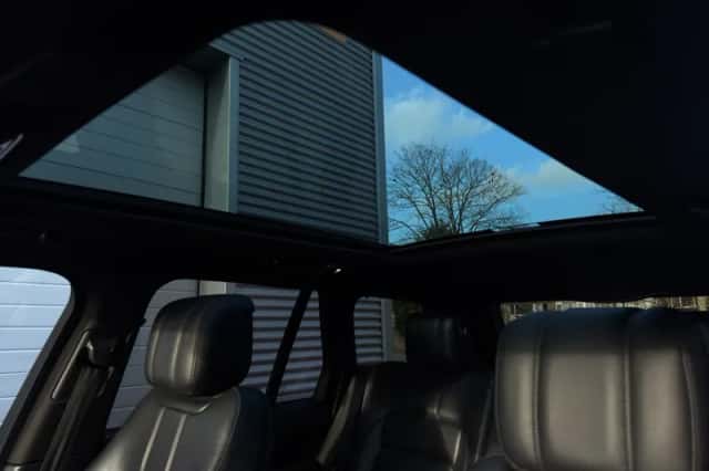 Land Rover Range Rover (2020) thumbnail 3