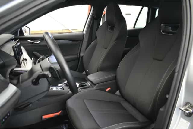 Škoda Octavia (2023) thumbnail 2
