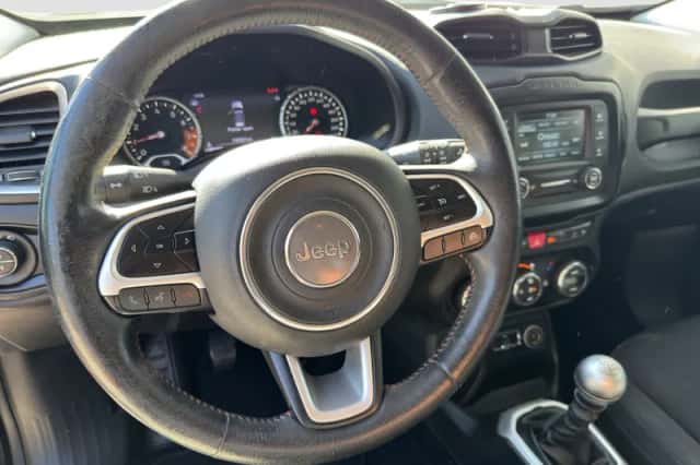 Jeep Renegade (2015) thumbnail 4