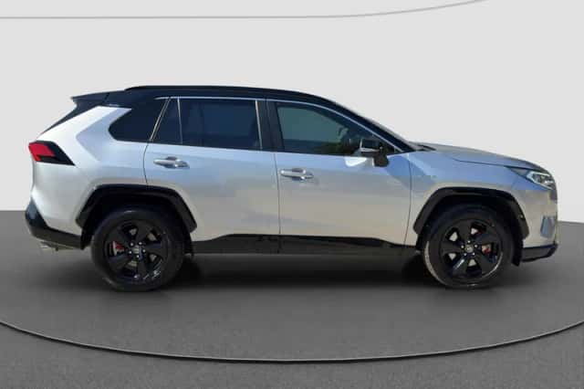 Toyota RAV4 (2020) thumbnail 2