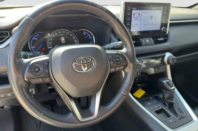 Toyota RAV4 (2020) thumbnail 4