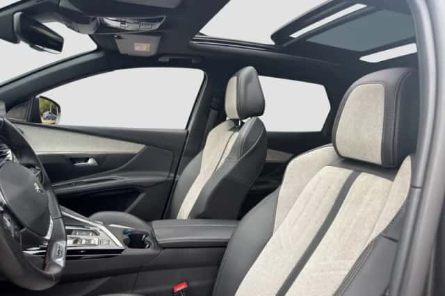 Peugeot 3008 (2021) thumbnail 4