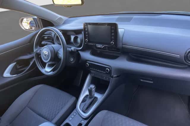 Toyota Yaris (2023) thumbnail 2