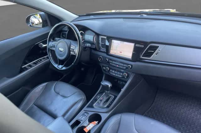 Kia Niro (2019) thumbnail 2