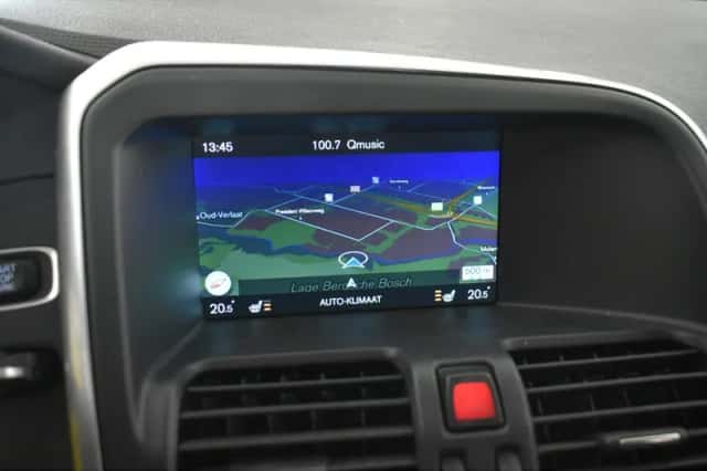 Volvo XC60 (2016) thumbnail 5