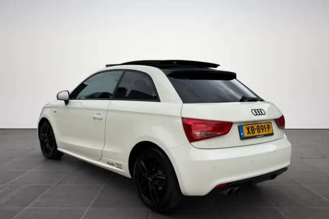 Audi A1 (2012) thumbnail 2