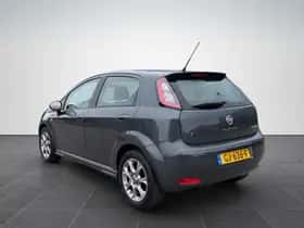 Fiat Punto (2015) thumbnail 2