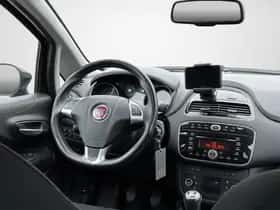 Fiat Punto (2016) thumbnail 3