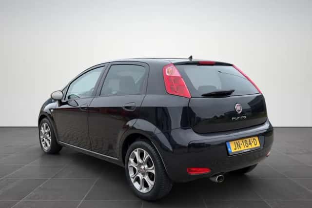Fiat Punto (2016) thumbnail 2